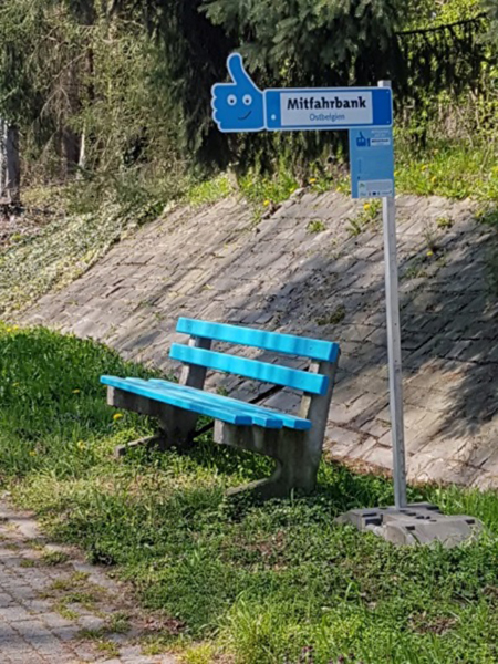18-mitfahrbank-walhorn